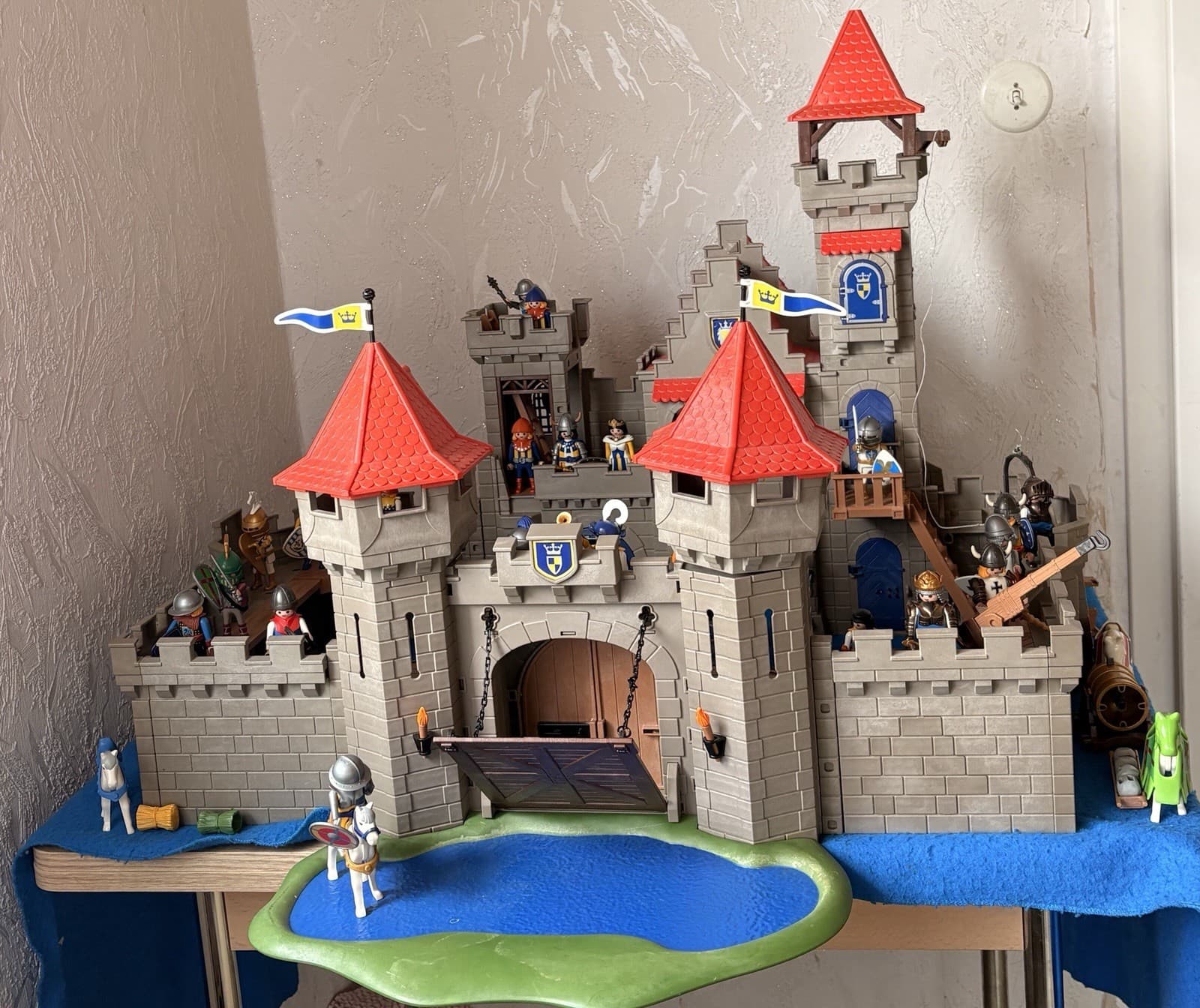 Playmobil 3268 Große Königsritterburg Ritterburg - viele Figuren